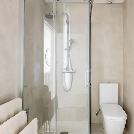 Luxury Poolside View Funchal (Madeira)