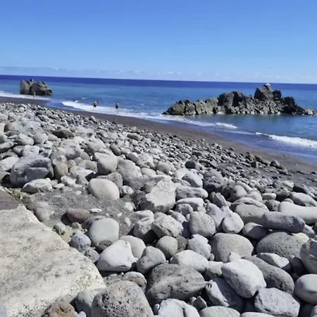 Apartment Luxury Poolside View