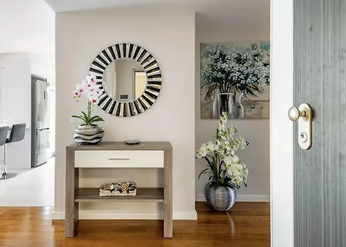 Luxury Poolside View Funchal (Madeira)